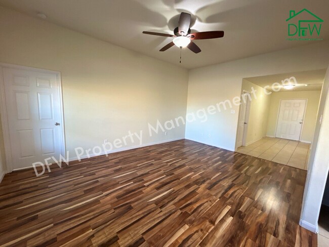 Building Photo - 10009 Iron Ridge Dr