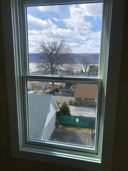 Building Photo - 385 Palisade Ave