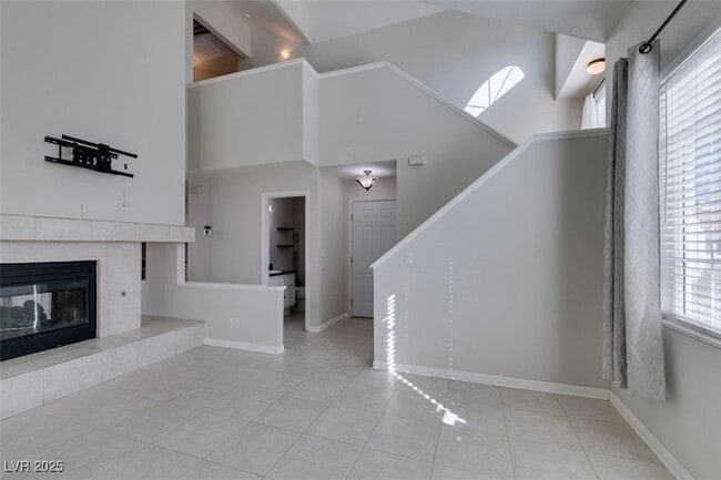 Building Photo - 225 Comanche Pl