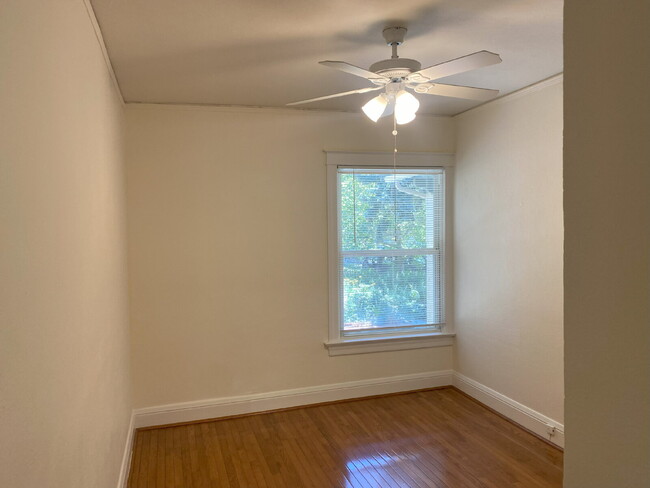 Building Photo - "Charming 2-Bedroom Haven in the Heart of ...