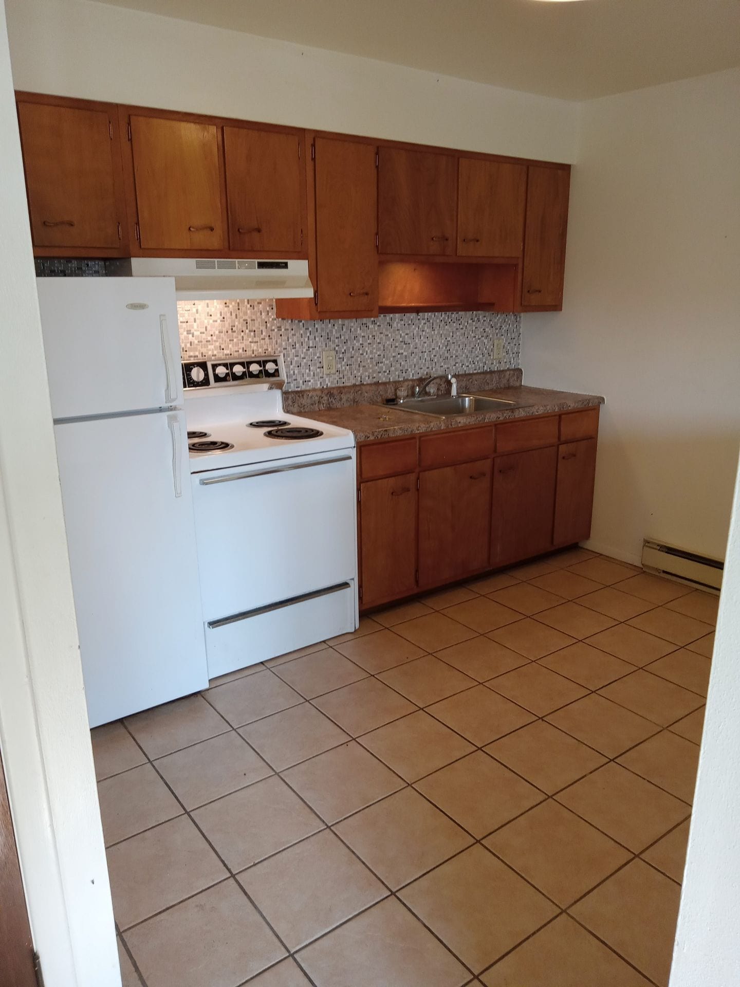 Building Photo - 675 Portis St