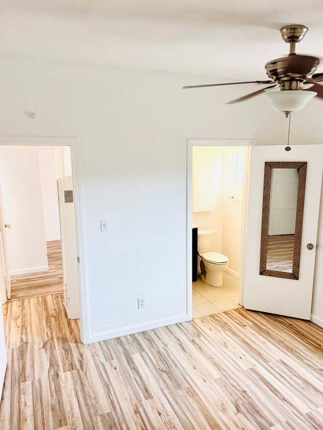 Building Photo - Mid Century Bungalow in prime Clairemont location!