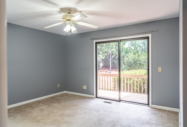 Building Photo - 4 Harness Pl