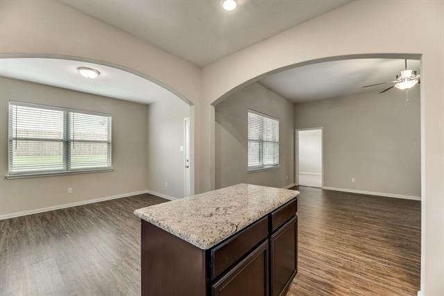 Building Photo - 5500 Persimmon Dr
