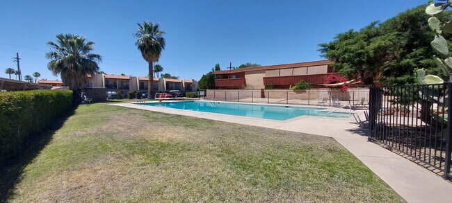 Building Photo - 8500 E Old Spanish Trl