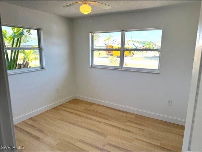 Building Photo - 1387 Hernando St
