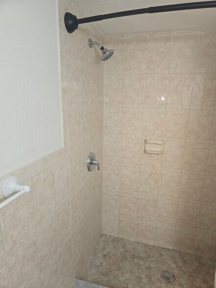 Building Photo - 6314 Newtown Cir
