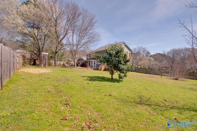 Building Photo - 501 Brenda Dr