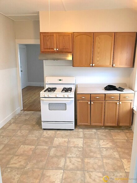 Primary Photo - 16 Pinkham Pl