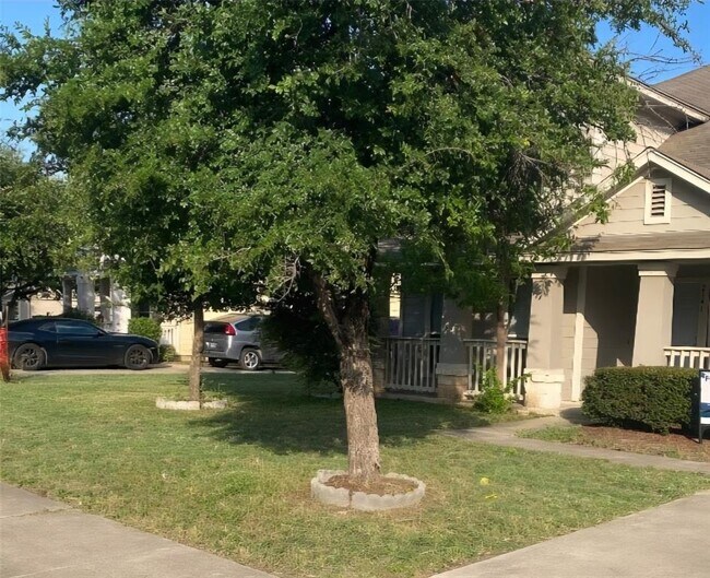 Primary Photo - 2341 Bluffstone Dr