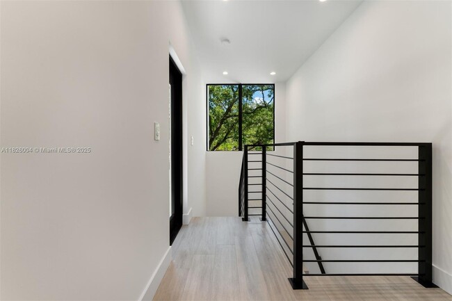 Building Photo - 3268 Gifford Ln