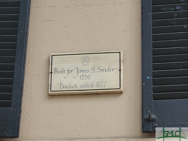 Building Photo - 208 E Jones St