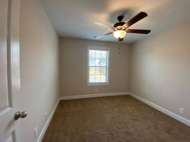 Building Photo - $1650 Adorable 3 Bedroom 2 Bath Ranch Home...