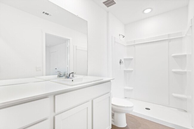 Building Photo - 3 Bedroom/2 Bath Vida Subdivision
