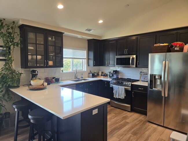 Building Photo - Recently constructed McKinleyville home fe...
