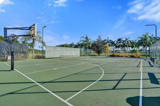 Building Photo - 118 NW Pleasant Grove Way