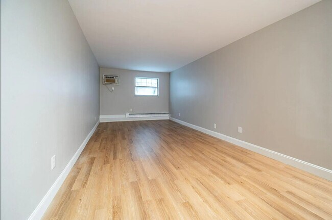 Building Photo - 4696 Tarryton Ct. S. Unit 7-1H