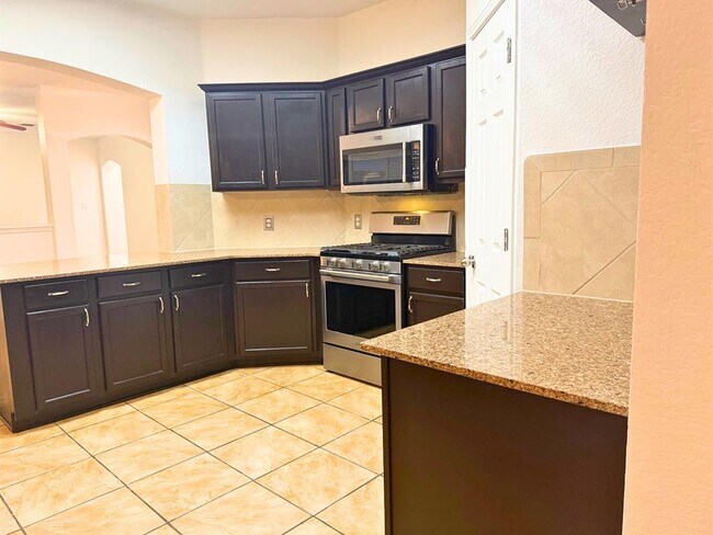 Building Photo - 711 Settlement St