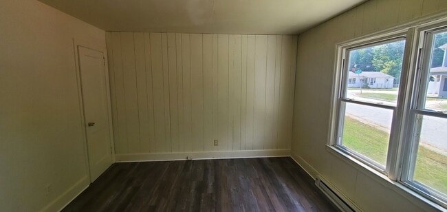 Building Photo - 2 Bedroom Duplex