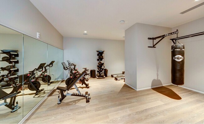 Building Photo - 28th floor Waiea residence: Fully-furnishe...