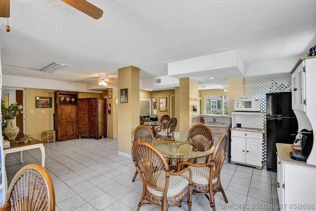 Building Photo - 1021 Hillsboro Mile