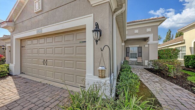 Building Photo - 2/2 plus den Villa in Fairfield with a 2 car garage