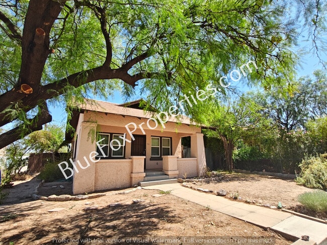 Primary Photo - 827 E Helen St