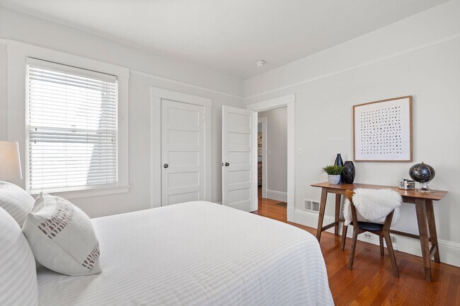 Building Photo - 349 Commercial Ave