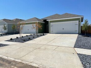 Building Photo - TOWNHOME FOR RENT