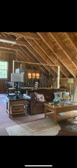 Building Photo - 15 S Main St