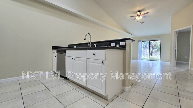 Building Photo - 301 NE 24th Ave