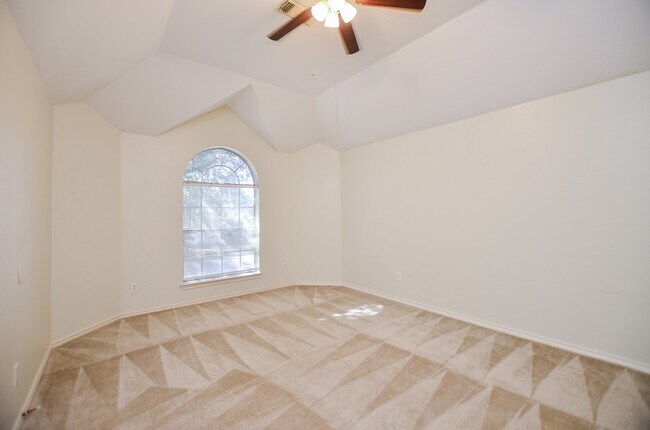 Building Photo - 21210 Woodland Green Dr