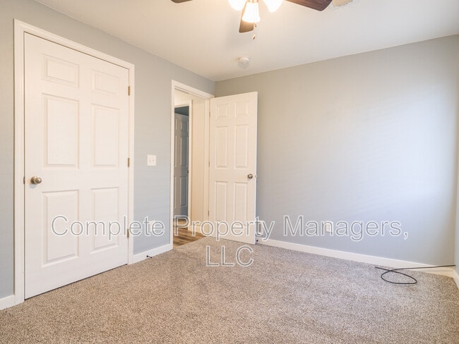 Building Photo - 103 Main St E