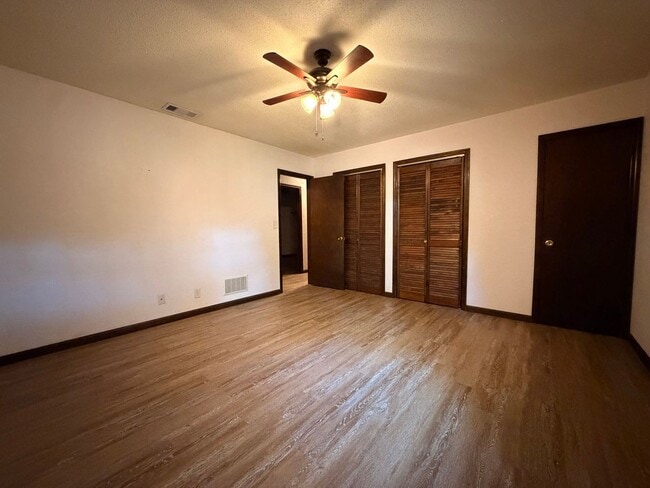 Building Photo - Spacious 3/3 on Nearly 2 Acres with Exceptional Storage and No HOA