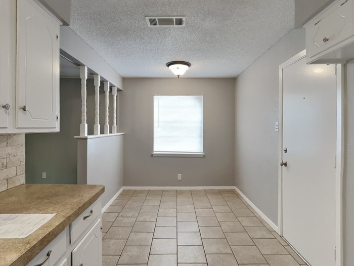 Building Photo - 6028 Harrison Way