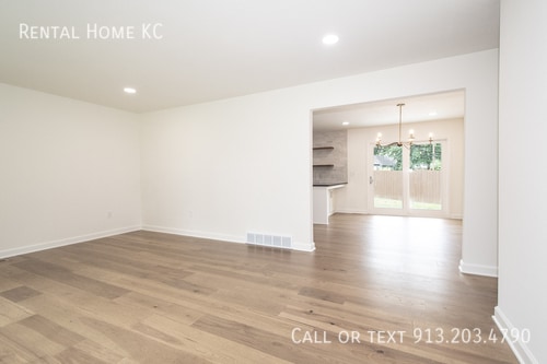 Building Photo - 8400 W 93rd St