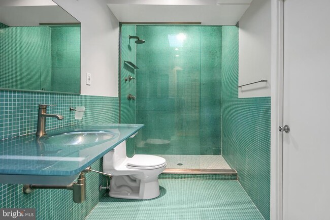 Building Photo - 2227 Glasgow Rd