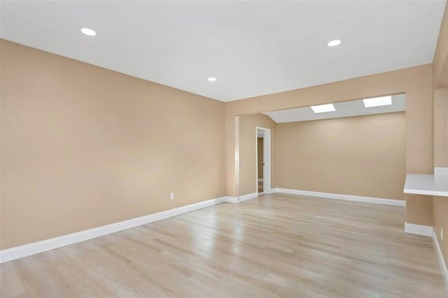 Building Photo - 4622 W El Prado Blvd