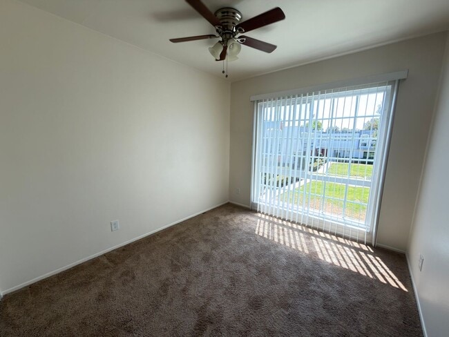 Building Photo - 4 BED, 2.5 BATH TOWNHOUSE STYLE CONDO- $3,575 ANAHEIM (LA PALMA & EUCLID)
