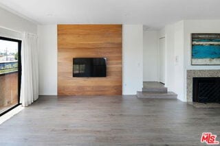 Building Photo - 817 10th St