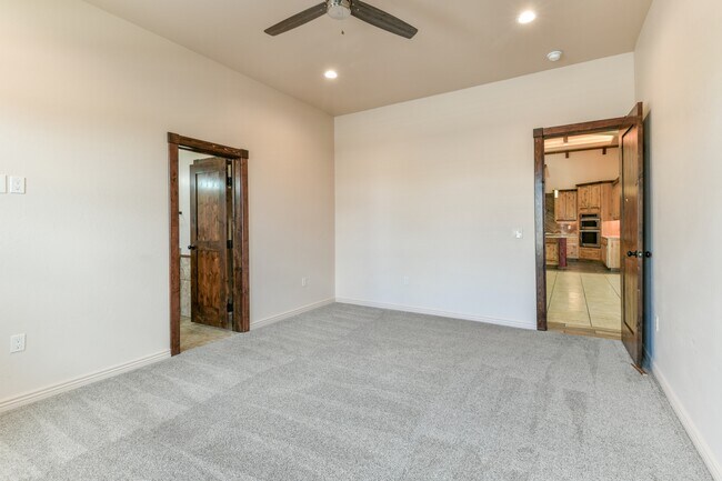 Building Photo - 8024 Canoncito Dr