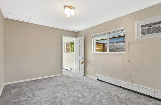 Building Photo - Remodeled Single Family with Yard and Huge...