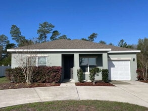 Building Photo - Beautiful 4 bedroom 2 bath home in Marion Oaks!