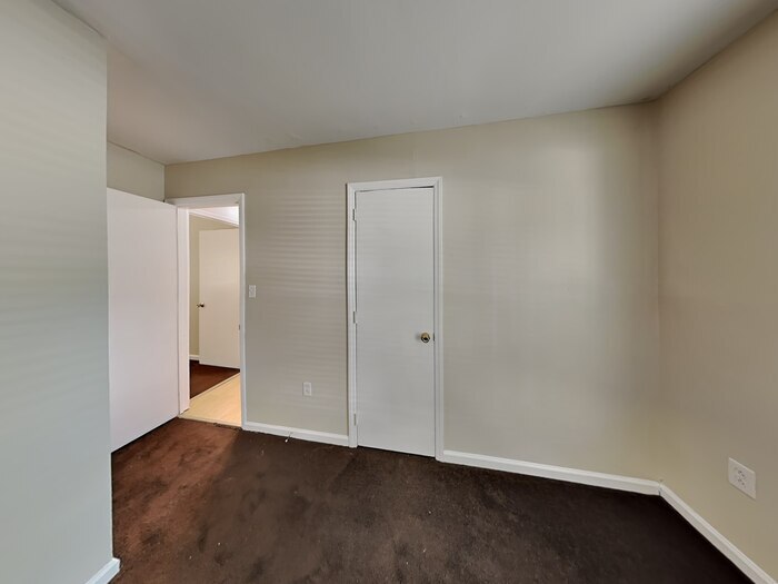 Building Photo - 6900 Duncroft Ln