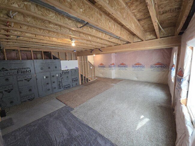 Building Photo - 754 E 950 N