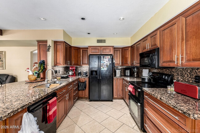 Building Photo - 11051 N 44th Ct