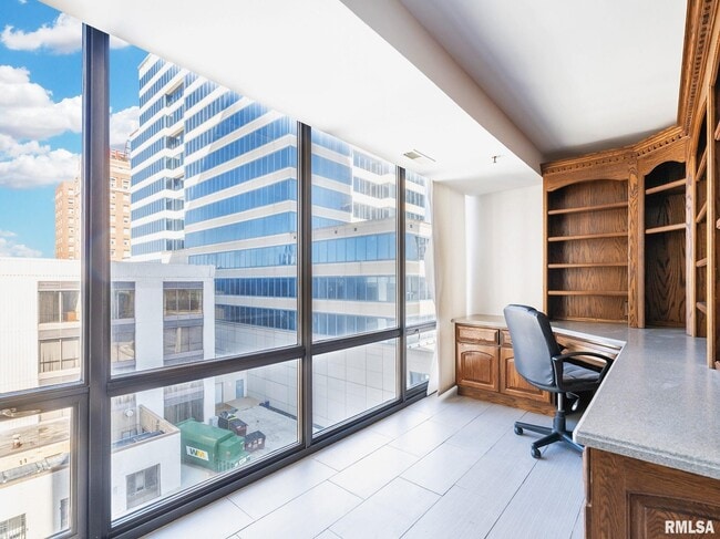 Building Photo - 123 SW Jefferson Ave