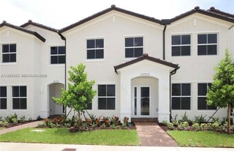 Building Photo - 26459 SW 148th Ave