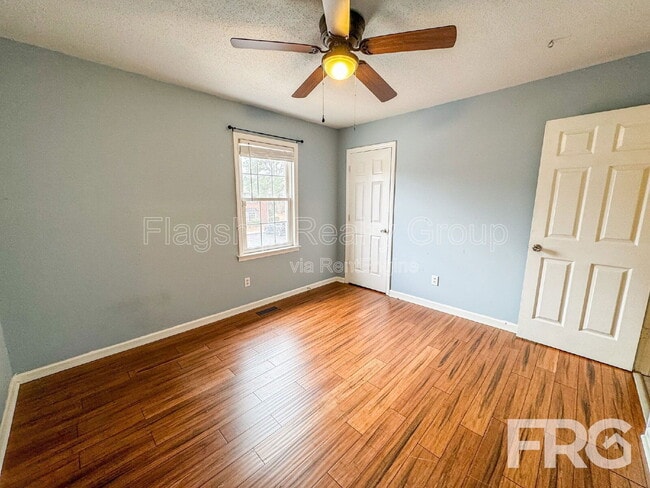 Building Photo - 102 David Dr