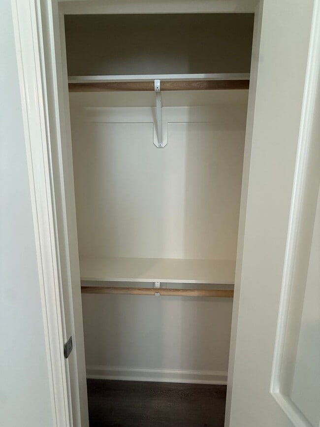 Building Photo - Remodeled 3 Bedroom / 1 Bath Home